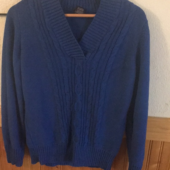 Sweater - Picture 3 of 7